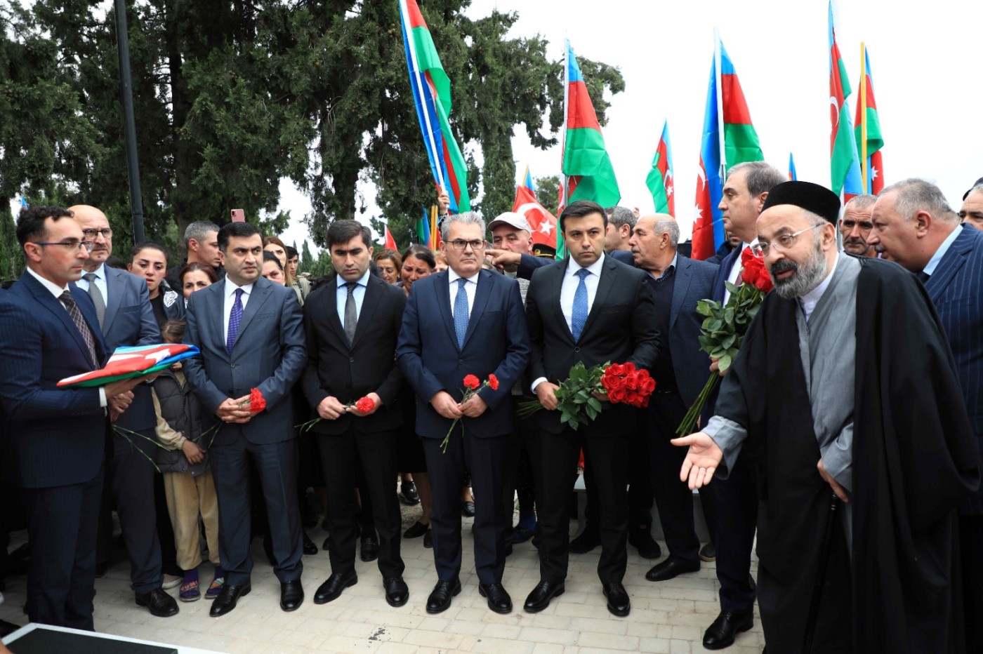 Vaqif Alıyevin qalıqları Gəncədə dəfn edildi - FOTOLAR